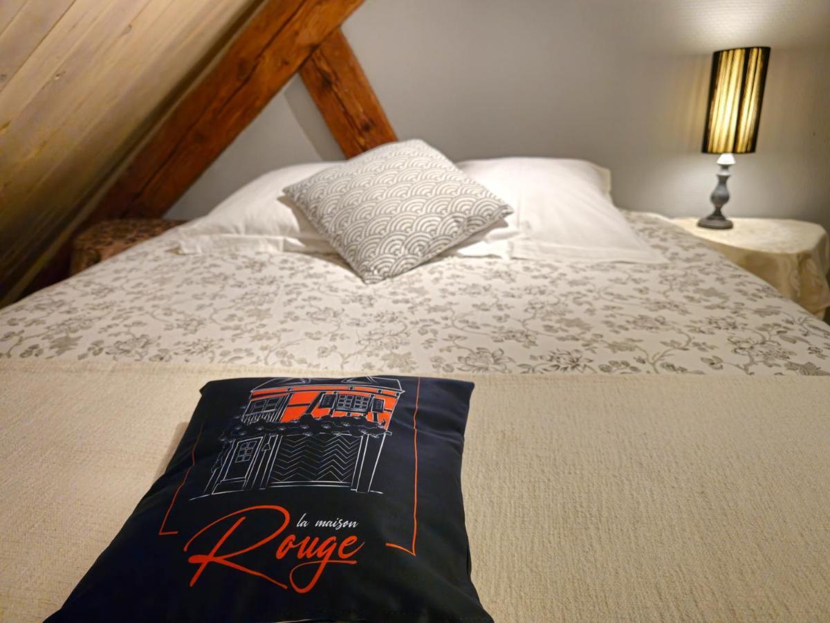 La Maison Rouge Au Coeur De La Ville. 利克维 外观 照片