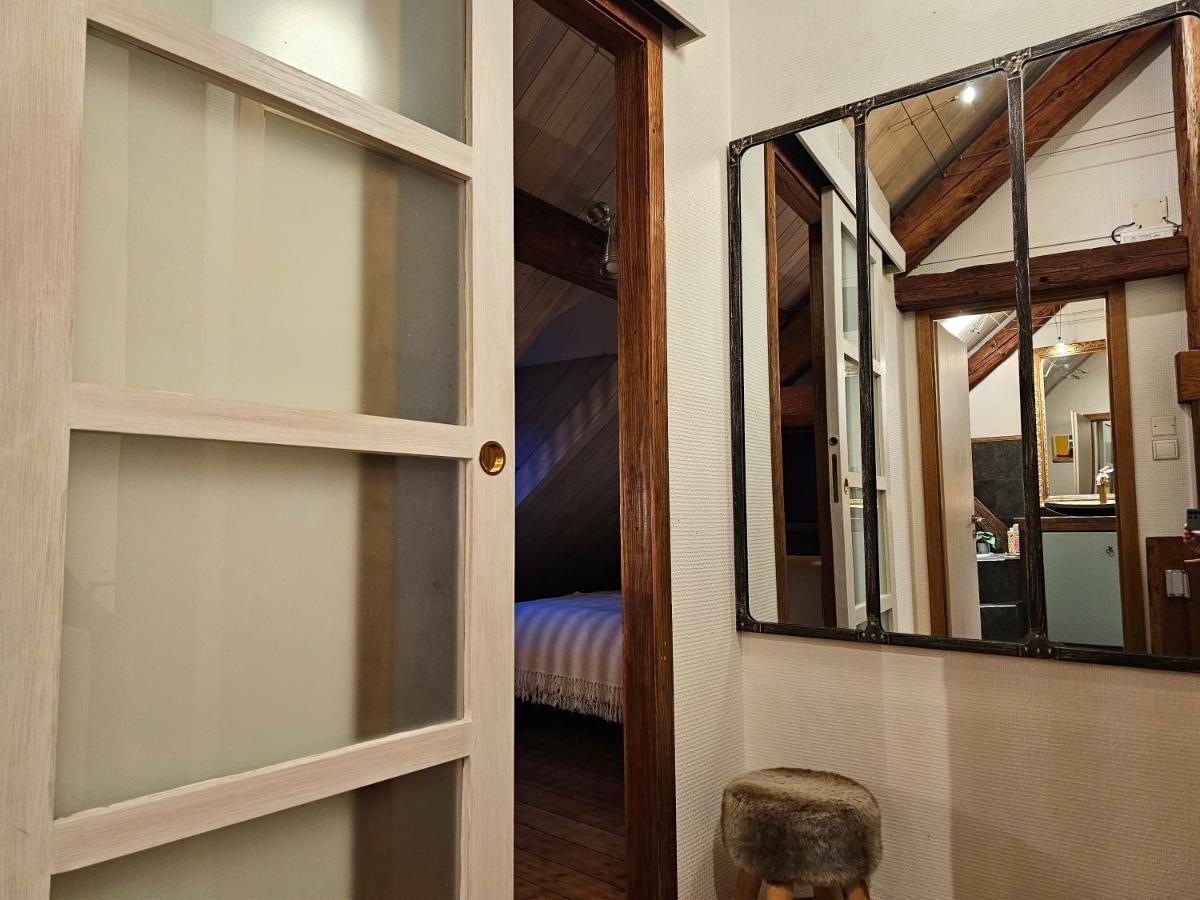 La Maison Rouge Au Coeur De La Ville. 利克维 外观 照片